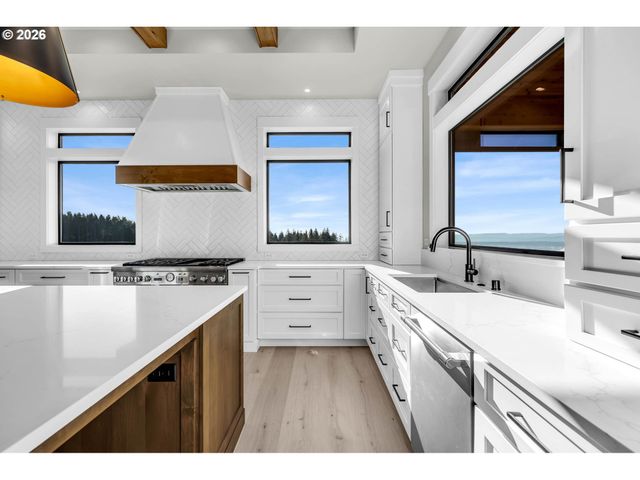 15008 Nw 13TH Ave, Vancouver, WA 98685