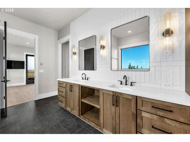 15008 Nw 13TH Ave, Vancouver, WA 98685