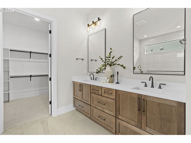 15008 Nw 13TH Ave, Vancouver, WA 98685