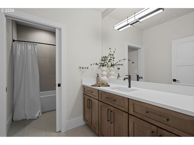 15008 Nw 13TH Ave, Vancouver, WA 98685