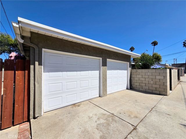 3223 Lemon Avenue, Signal Hill, CA 90755