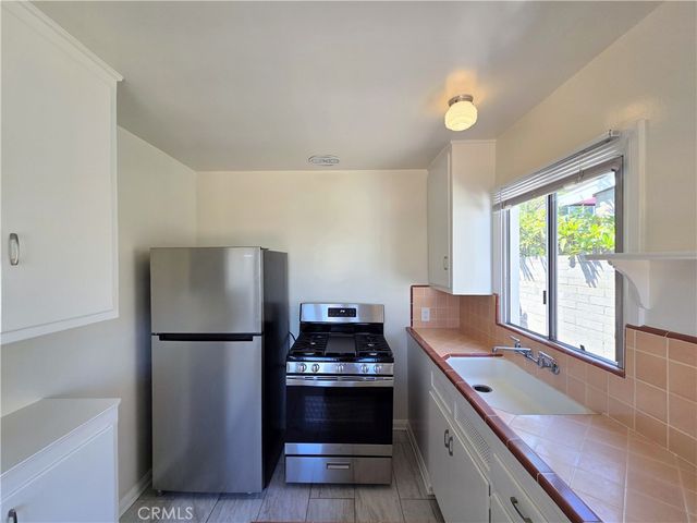 3223 Lemon Avenue, Signal Hill, CA 90755