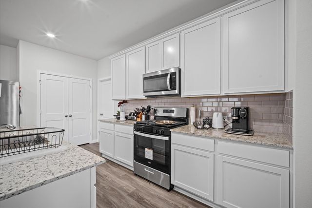 107 Resilient Gale Court, Magnolia, TX 77354