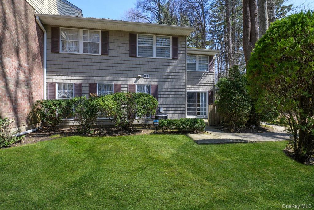 2 Woodtree Drive, Woodbury, NY 11797 — photo 2