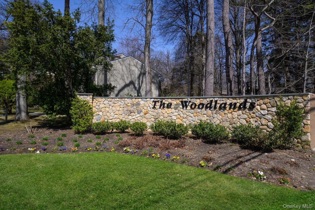 2 Woodtree Drive, Woodbury, NY 11797 — photo 3