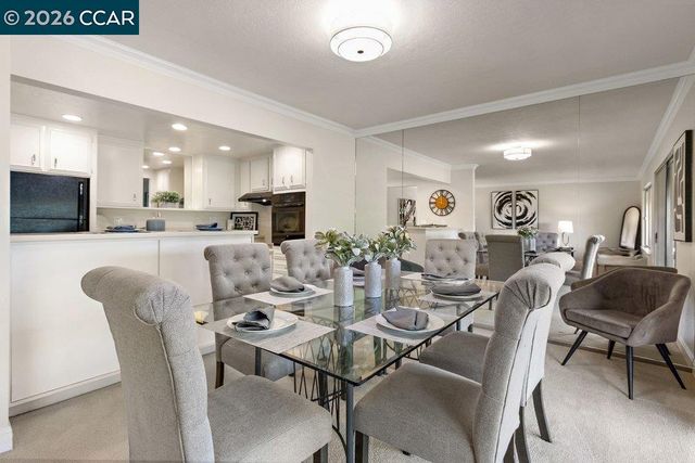 3341 Tice Creek Dr 5, Walnut Creek, CA 94595