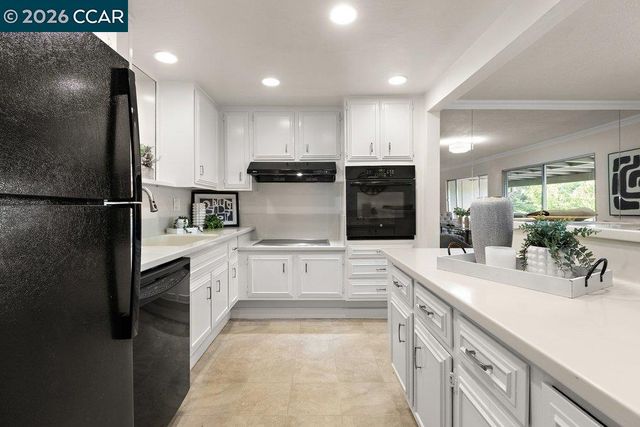 3341 Tice Creek Dr 5, Walnut Creek, CA 94595