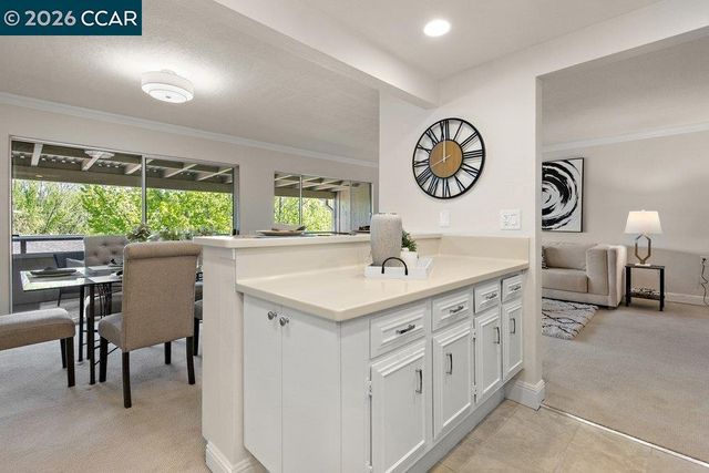 3341 Tice Creek Dr 5, Walnut Creek, CA 94595