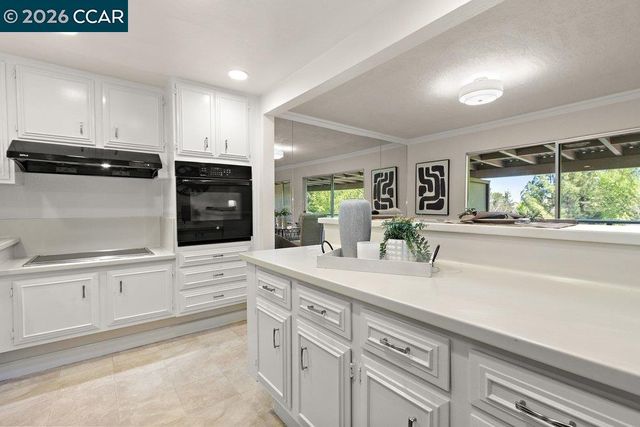 3341 Tice Creek Dr 5, Walnut Creek, CA 94595