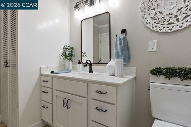 3341 Tice Creek Dr 5, Walnut Creek, CA 94595