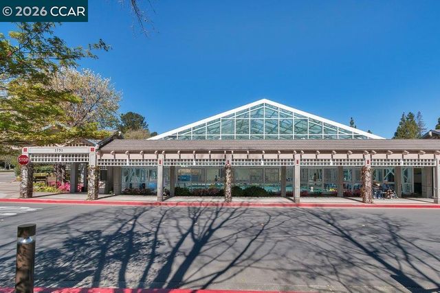 3341 Tice Creek Dr 5, Walnut Creek, CA 94595