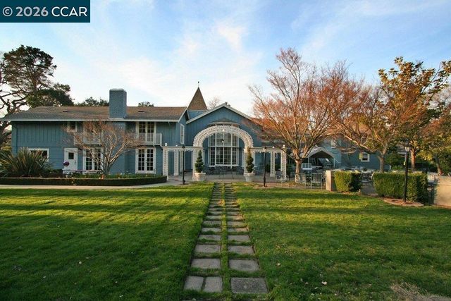 3341 Tice Creek Dr 5, Walnut Creek, CA 94595