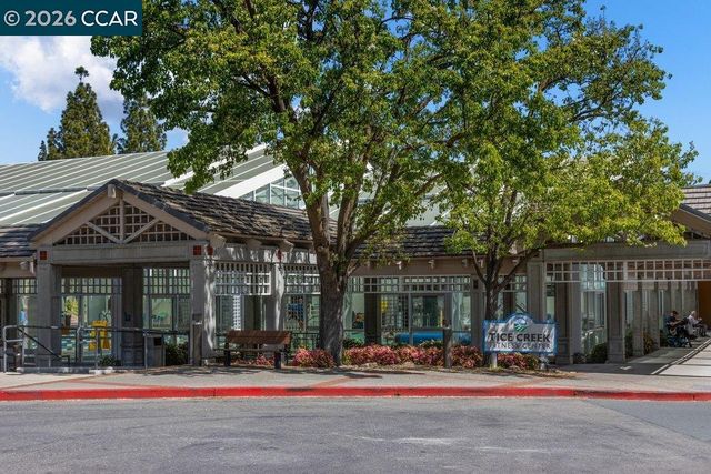 3341 Tice Creek Dr 5, Walnut Creek, CA 94595