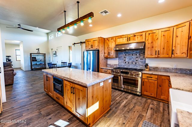 1121 N Apache Ridge Road, Benson, AZ 85602