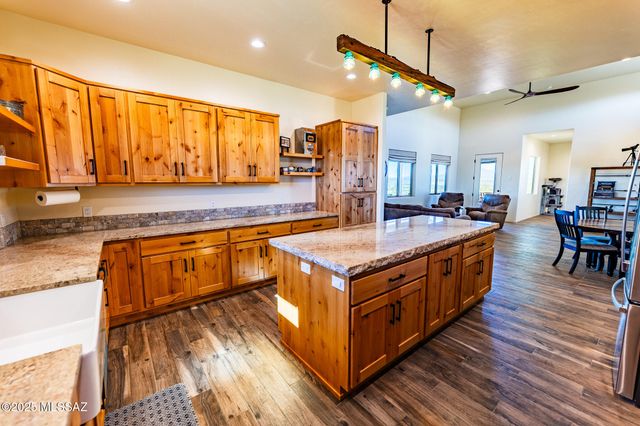1121 N Apache Ridge Road, Benson, AZ 85602