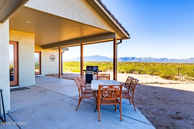 1121 N Apache Ridge Road, Benson, AZ 85602