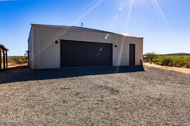 1121 N Apache Ridge Road, Benson, AZ 85602