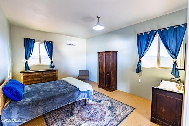 1121 N Apache Ridge Road, Benson, AZ 85602
