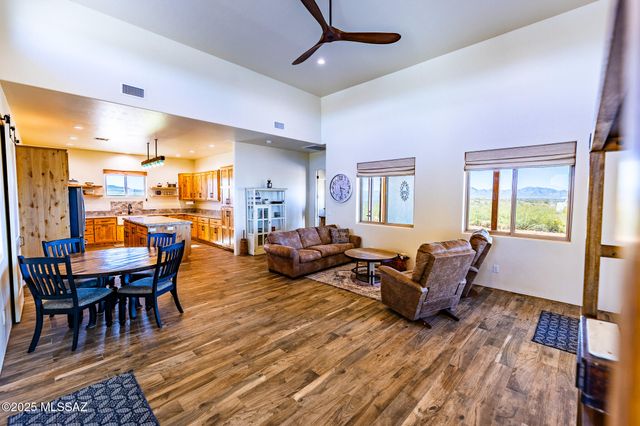 1121 N Apache Ridge Road, Benson, AZ 85602