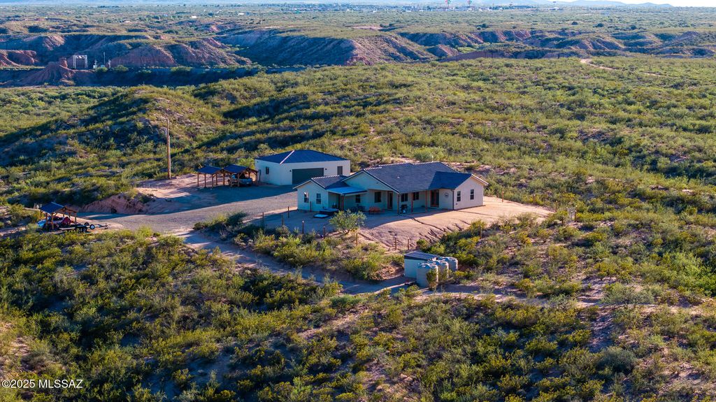 1121 N Apache Ridge Road, Benson, AZ 85602