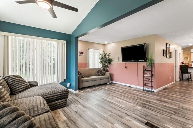 4332 Kankakee Trail, South Bend, IN 46619