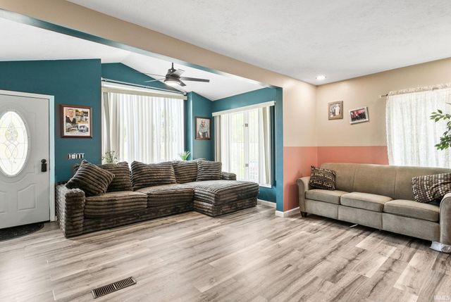 4332 Kankakee Trail, South Bend, IN 46619