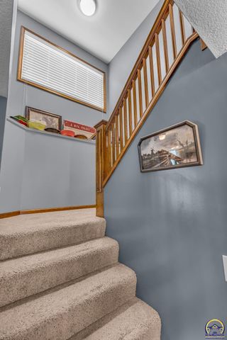 5608 SW 34th TER, Topeka, KS 66614