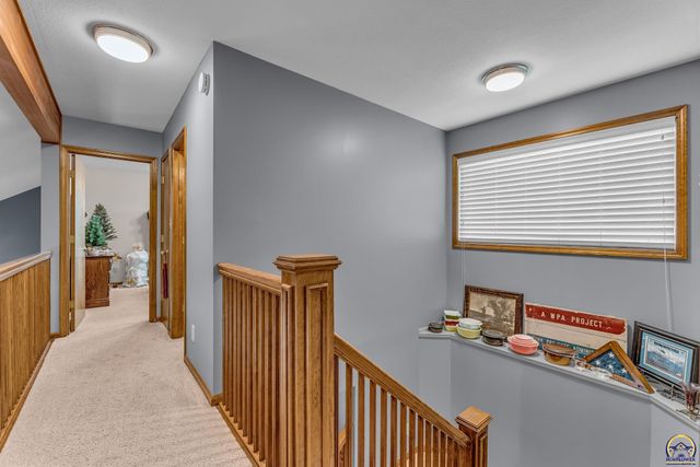 5608 SW 34th TER, Topeka, KS 66614