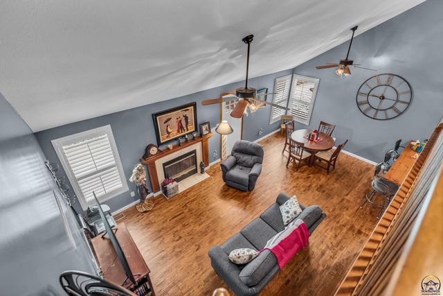 5608 SW 34th TER, Topeka, KS 66614