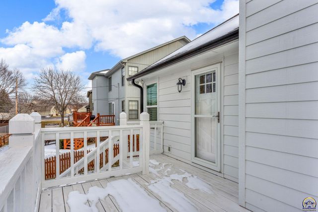 5608 SW 34th TER, Topeka, KS 66614