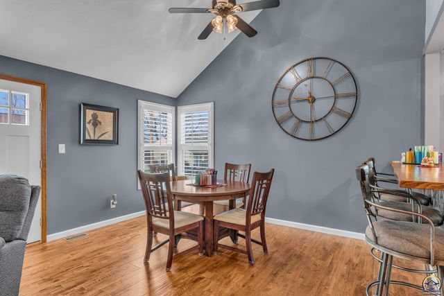 5608 SW 34th TER, Topeka, KS 66614