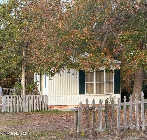 4686 Bluewater Street SE, Boiling Spring Lakes, NC 28461