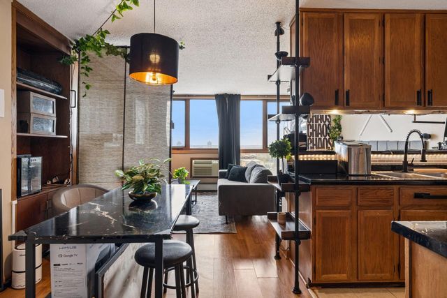 433 S 7th Street 1704, Minneapolis, MN 55415