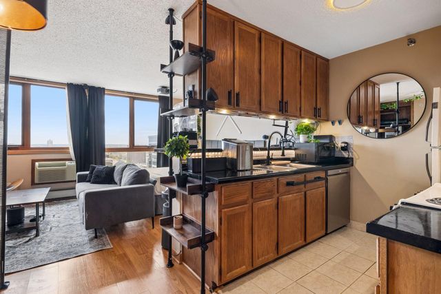 433 S 7th Street 1704, Minneapolis, MN 55415