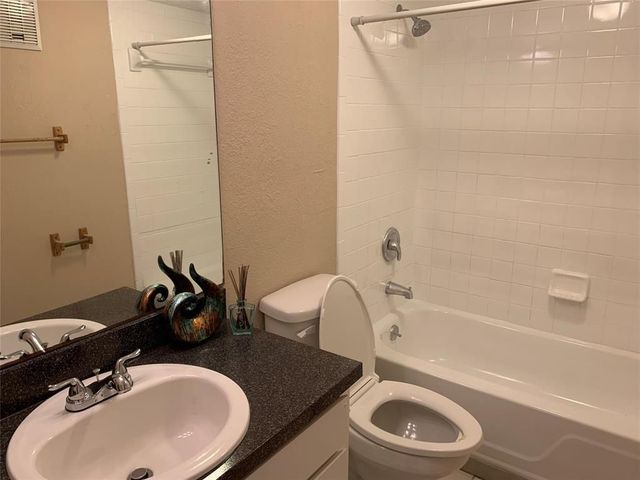 5528 Boca Raton Boulevard 186, Fort Worth, TX 76112
