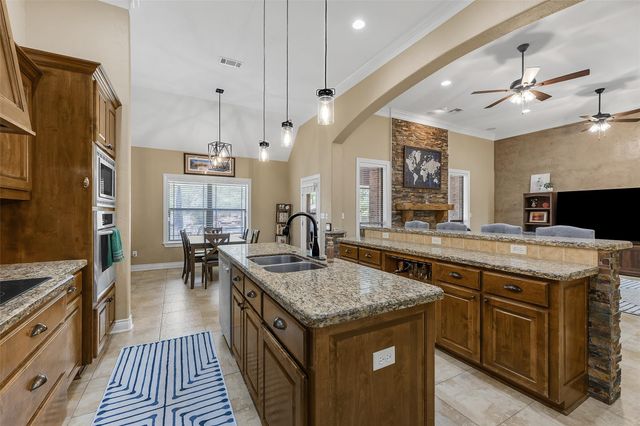 2005 Old May Court, College Station, TX 77845