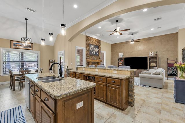 2005 Old May Court, College Station, TX 77845