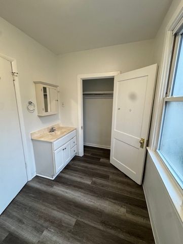527 Halsey Ave 1, Forest Hills Boro, PA 15221