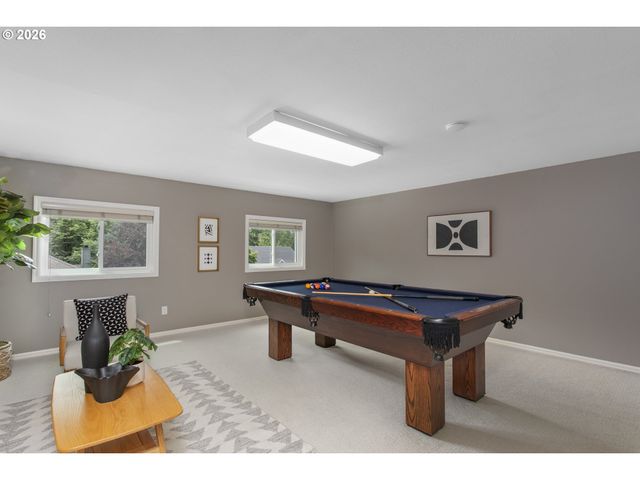 9004 Sw LANCELOT Ln, Portland, OR 97219