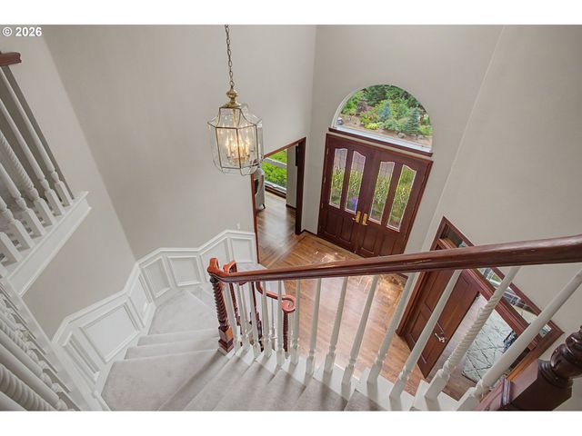 9004 Sw LANCELOT Ln, Portland, OR 97219