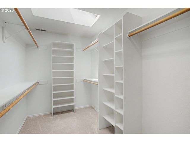 9004 Sw LANCELOT Ln, Portland, OR 97219