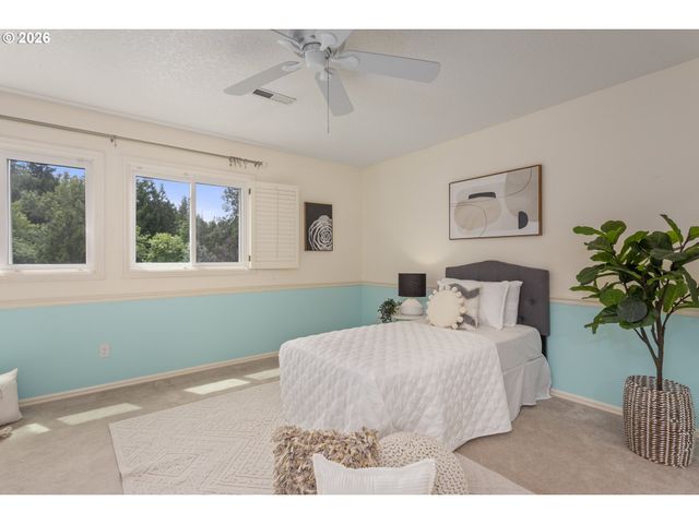 9004 Sw LANCELOT Ln, Portland, OR 97219