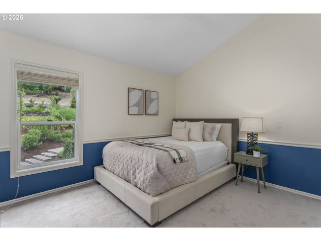 9004 Sw LANCELOT Ln, Portland, OR 97219