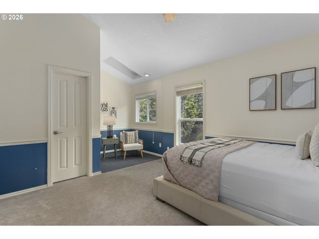 9004 Sw LANCELOT Ln, Portland, OR 97219