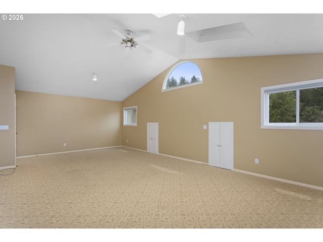 9004 Sw LANCELOT Ln, Portland, OR 97219
