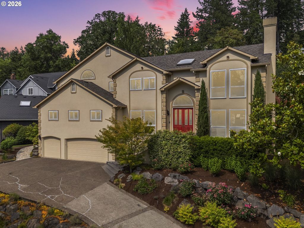 9004 Sw LANCELOT Ln, Portland, OR 97219