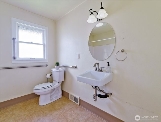 30 SE Bush Street, Issaquah, WA 98027