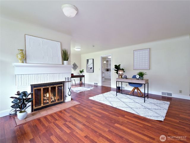 30 SE Bush Street, Issaquah, WA 98027