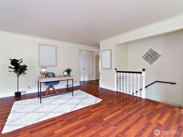 30 SE Bush Street, Issaquah, WA 98027