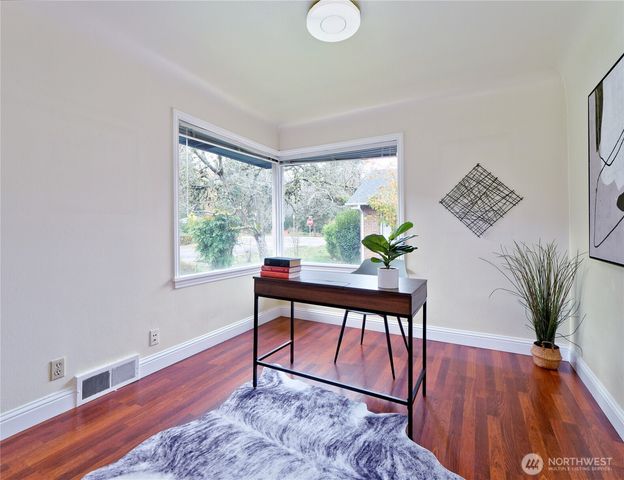 30 SE Bush Street, Issaquah, WA 98027